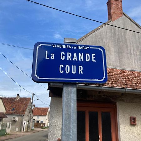 Villa Logis Cote Jardin Varennes-les-Narcy Exterior foto